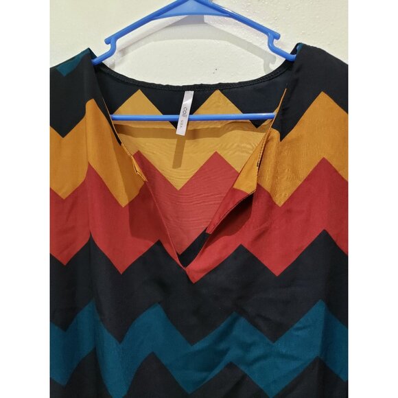 Coii USA - women's bell sleeve, colorful chevron print, shift dress, size L - Picture 3 of 9